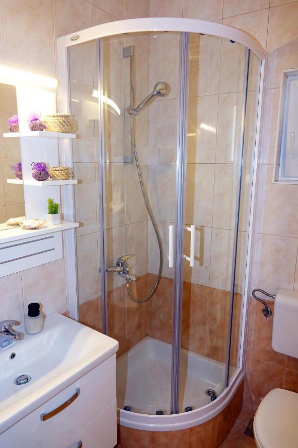 Two-Bedroom Apartment In The Centre Makarska Luaran gambar