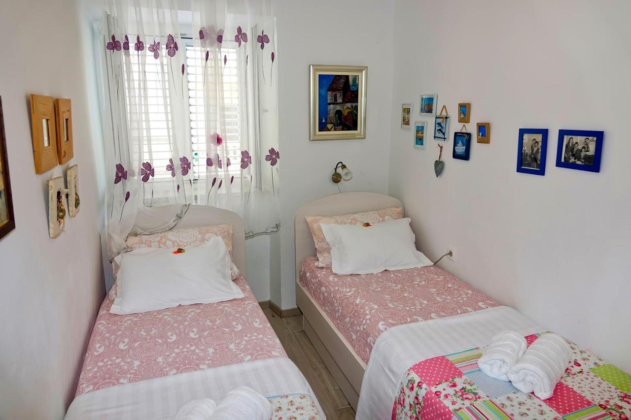 Two-Bedroom Apartment In The Centre Makarska Luaran gambar